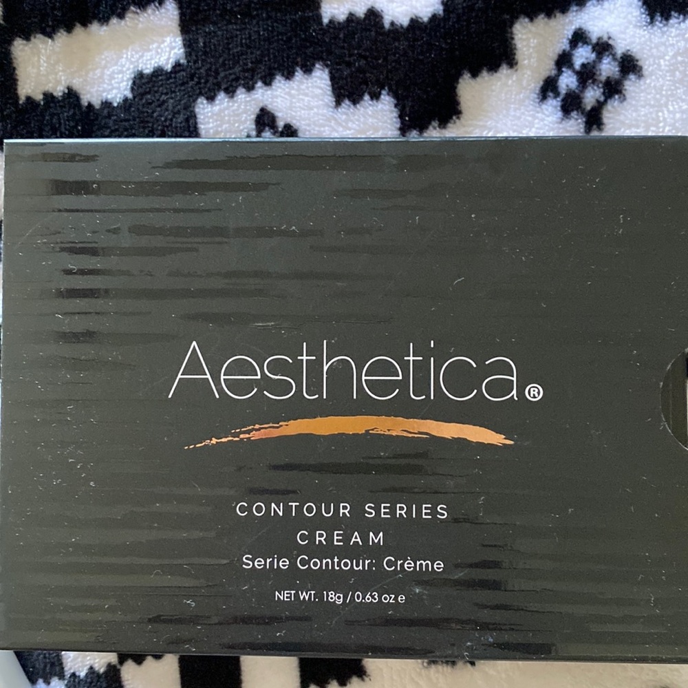 NWOT Aesthetica Contour Series Cream